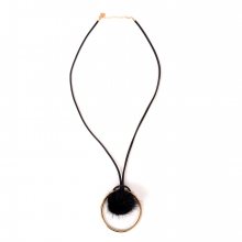 Doca černý náhrdelník s černou bambulkou 