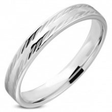 Prsten stříbrné barvy z chirurgické oceli - zešikmené zrníčkové zářezy, 4 mm L15.10