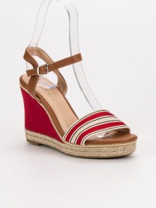 Luxusní červené dámské  sandály na klínku