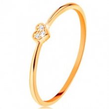 Prsten ze žlutého 9K zlata - srdíčko zdobené kulatými čirými zirkony GG121.25/GG121.27