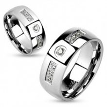 Ocelový prsten, stříbrná barva, lesklá hladká ramena, čiré zirkonky HH16.7