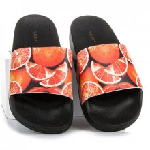 Stylové černo-oranžové nazouváky s pěkným potiskem