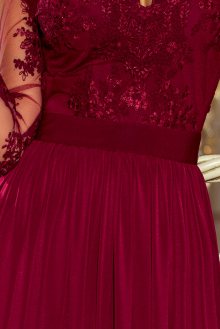 Exkluzivní dámské šaty s výšivkami a dlouhým rukávem dlouhé bordó - M