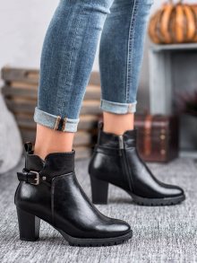 Pěkné dámské černé  kotníčkové boty na širokém podpatku