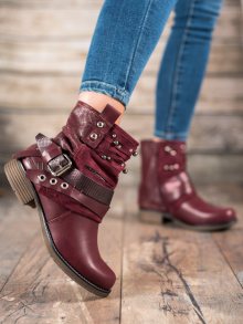 Zajímavé  kotníčkové boty dámské červené na plochém podpatku