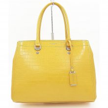 Klasická dámská kabelka ve žluté barvě