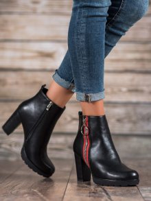 Praktické  kotníčkové boty dámské černé na širokém podpatku