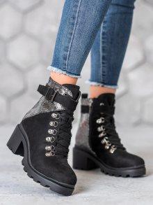 Módní  kotníčkové boty černé dámské na širokém podpatku