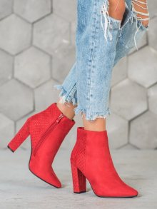Módní červené dámské  kotníčkové boty na širokém podpatku