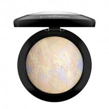 MAC Luxusní rozjasňující zapečený pudr (Mineralize Skinfinish) 10 g Lightscapade