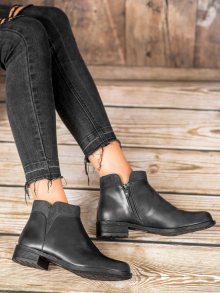 Krásné dámské černé  kotníčkové boty na plochém podpatku