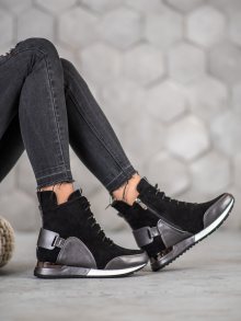 Klasické černé  kotníčkové boty dámské na klínku