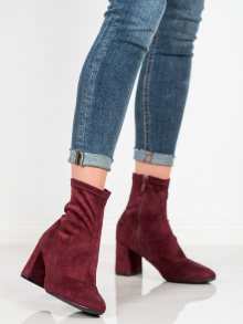 Zajímavé dámské  kotníčkové boty červené na širokém podpatku