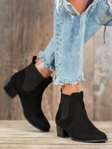 Módní černé dámské  kotníčkové boty na širokém podpatku