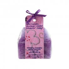 Bomb Cosmetics Sprchové masážní mýdlo s houbičkou Parma Violet 140 g