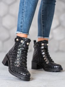 Krásné  kotníčkové boty černé dámské na širokém podpatku