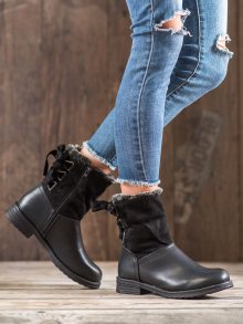 Praktické  kotníčkové boty černé dámské na plochém podpatku