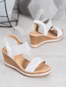 Krásné šedo-stříbrné dámské  sandály na klínku