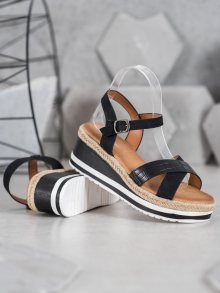 Exkluzívní  sandály dámské černé na klínku