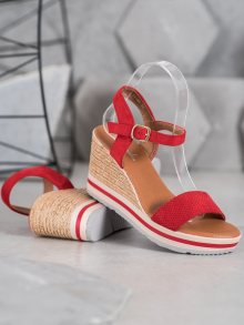 Jedinečné dámské červené  sandály na klínku