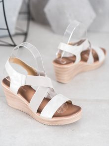 Módní šedo-stříbrné dámské  sandály na klínku