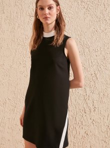 Černé šaty Trendyol - XS