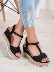 Krásné černé  sandály dámské na klínku