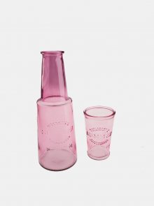 Růžová skleněná karafa se skleničkou Dakls