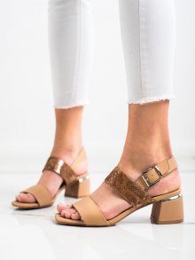 Zajímavé dámské  sandály hnědé na širokém podpatku