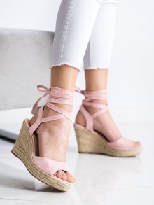 Trendy růžové dámské  sandály na klínku