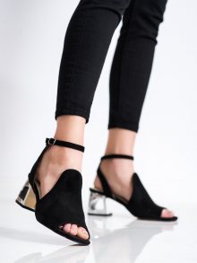 Komfortní černé dámské  sandály na širokém podpatku