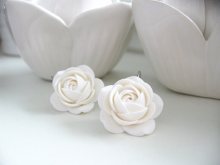 Troli Bílé visací náušnice ve tvaru kytiček White Dream
