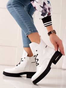 Stylové dámské bílé  kotníčkové boty na plochém podpatku