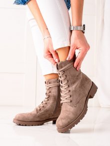 Pohodlné hnědé dámské  kotníčkové boty na plochém podpatku