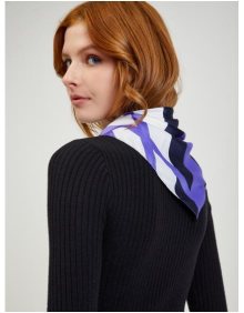 Sada dvou dámských vzorovaných šátků ve fialové barvě