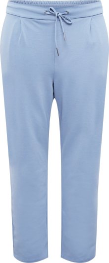 Kalhoty se sklady v pase Vero Moda Curve kouřově modrá