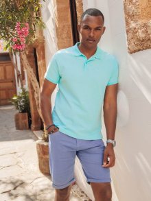 Ombre Clothing Bavlněná jasně modrá polokošile s jemným nápisem V2 S1746