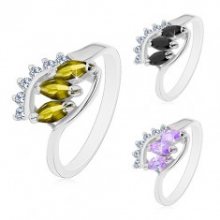 Prsten ve stříbrném odstínu, lesklá zahnutá ramena, tři barevné zrnkovité zirkony M06.23